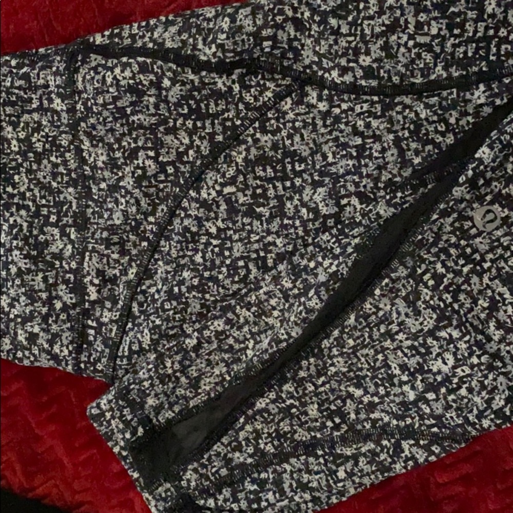 Full length lululemon leggings with pattern